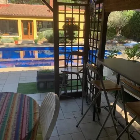 Lujosa Con Piscina Privada 9x5